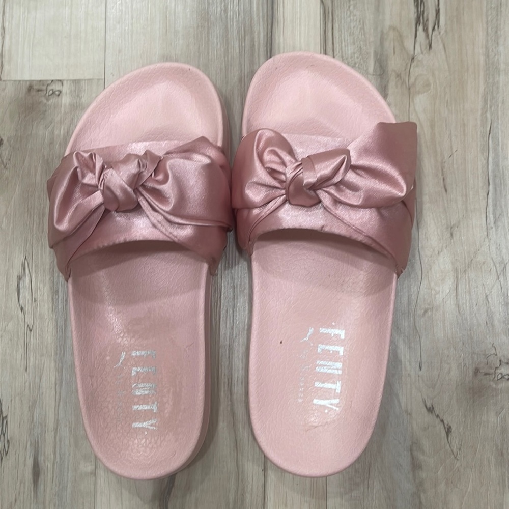 Pink Bow Puma x Fenty Slides
